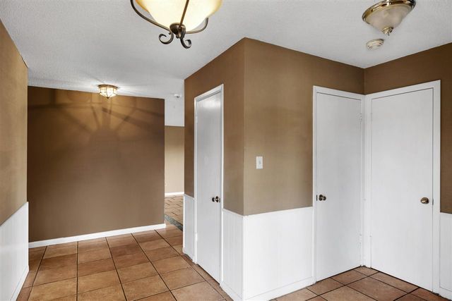 5104 NW Ash Ave, Lawton, OK 73505