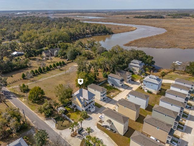 101 Cathead Lane, Darien, GA 31305