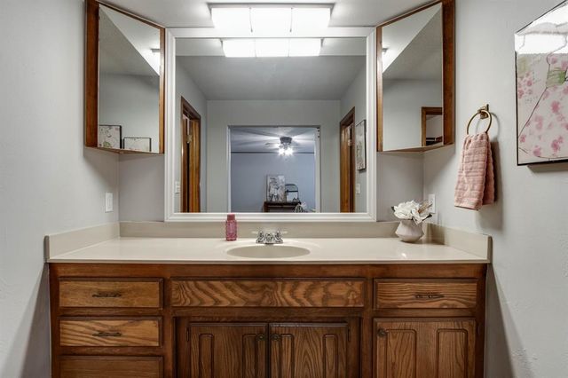 2104 Basking Ridge Trail, Edmond, OK 73013