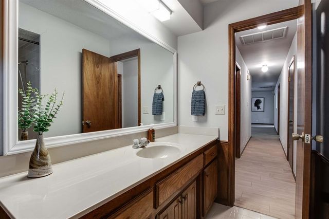 2104 Basking Ridge Trail, Edmond, OK 73013