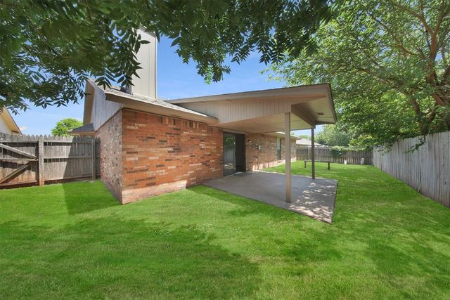 2104 Basking Ridge Trail, Edmond, OK 73013