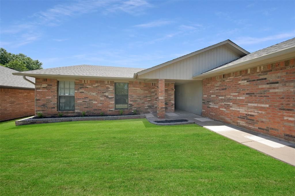 2104 Basking Ridge Trail, Edmond, OK 73013