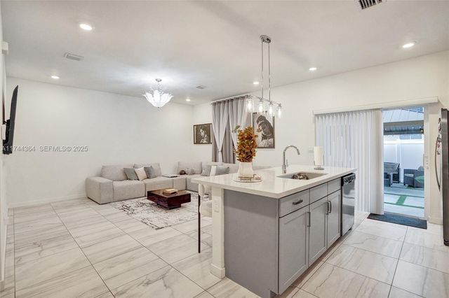 838 SE 17th Street, Homestead, FL 33034
