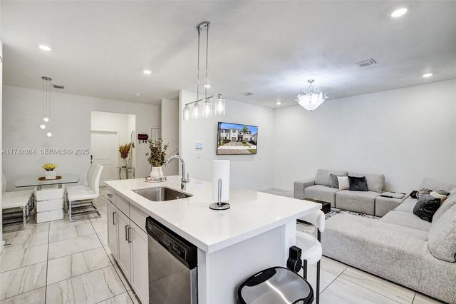 838 SE 17th Street, Homestead, FL 33034