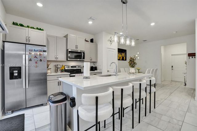 838 SE 17th Street, Homestead, FL 33034