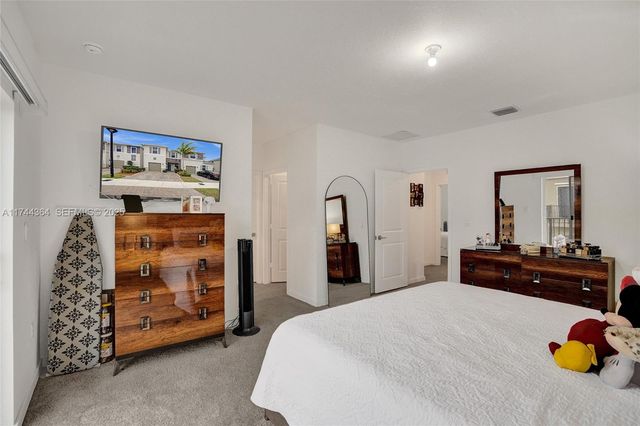 838 SE 17th Street, Homestead, FL 33034