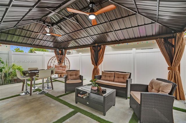 838 SE 17th Street, Homestead, FL 33034