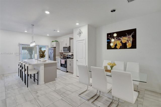 838 SE 17th Street, Homestead, FL 33034