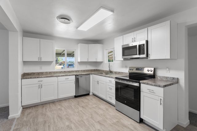 17402 Olinda Road, Anderson, CA 96007