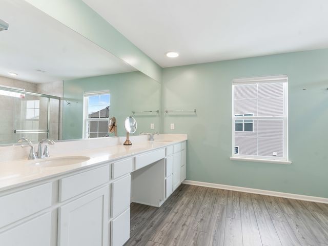 387 S Pointe Avenue, South Elgin, IL 60177