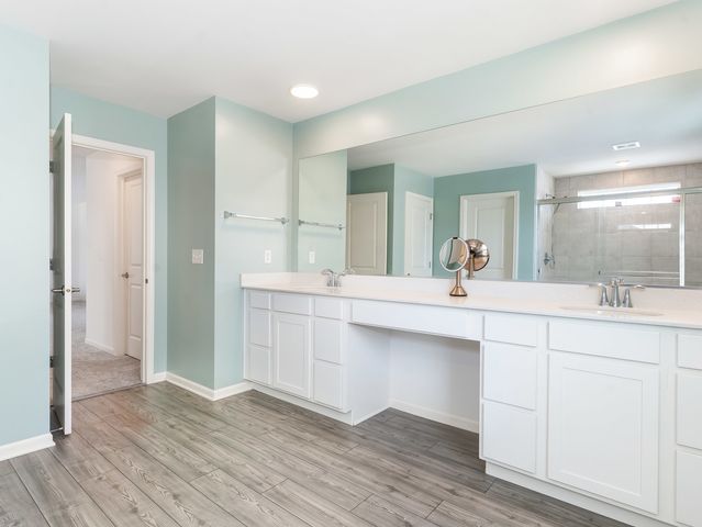 387 S Pointe Avenue, South Elgin, IL 60177