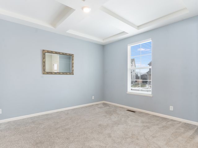 387 S Pointe Avenue, South Elgin, IL 60177