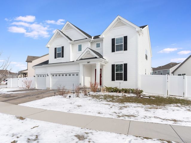 387 S Pointe Avenue, South Elgin, IL 60177