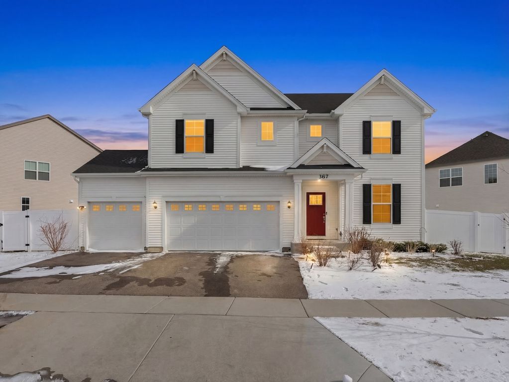 387 S Pointe Avenue, South Elgin, IL 60177