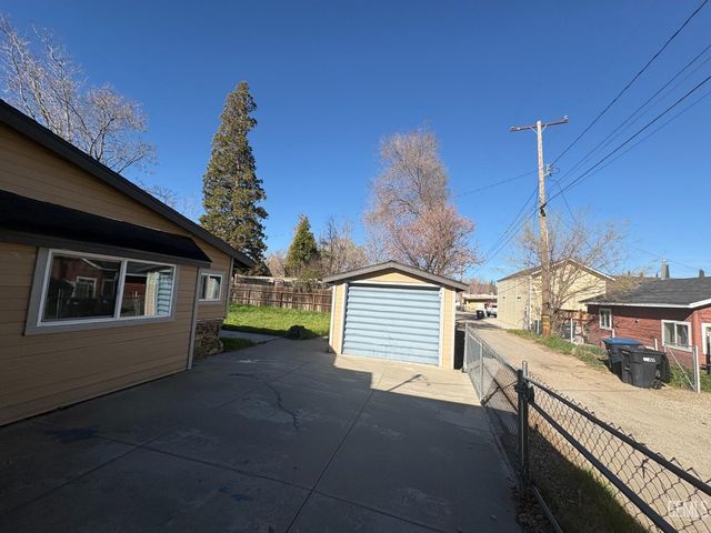 313 S Robinson Street, Tehachapi, CA 93561