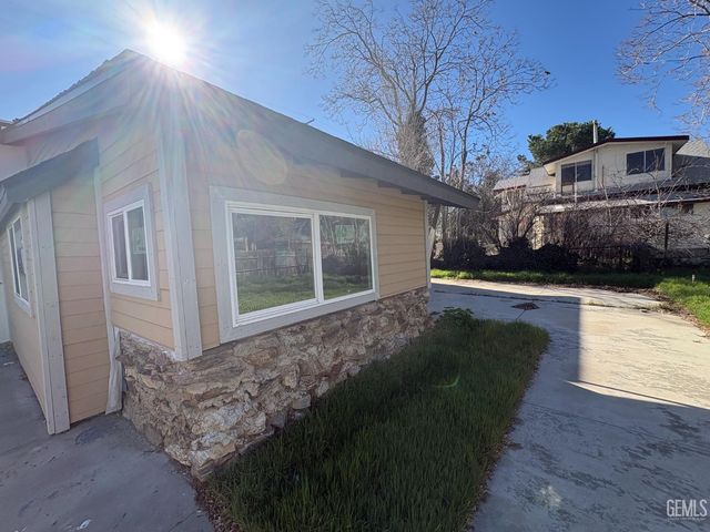 313 S Robinson Street, Tehachapi, CA 93561