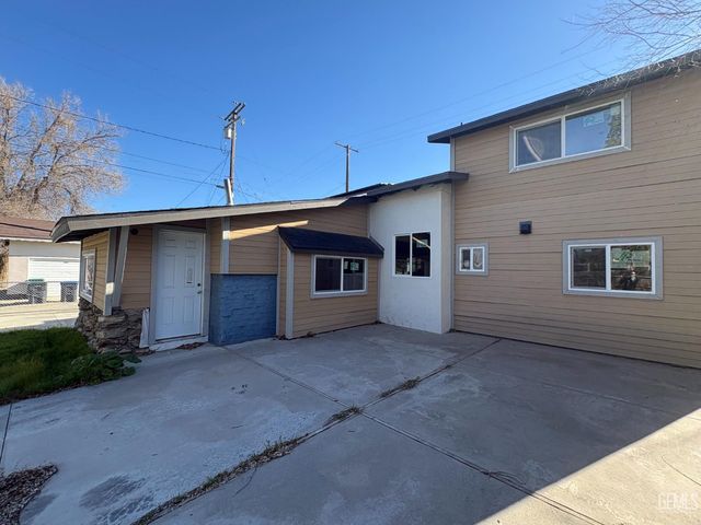 313 S Robinson Street, Tehachapi, CA 93561