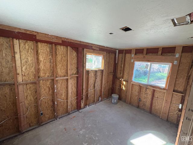 313 S Robinson Street, Tehachapi, CA 93561