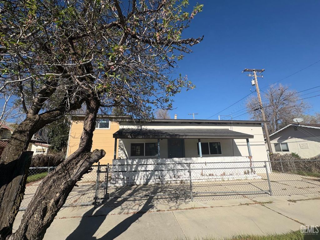 313 S Robinson Street, Tehachapi, CA 93561