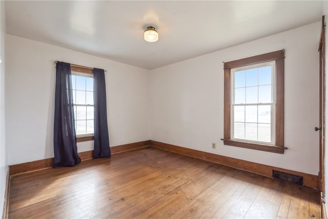 4145 Grubbs Creek Rd., Center Point, IA 52213