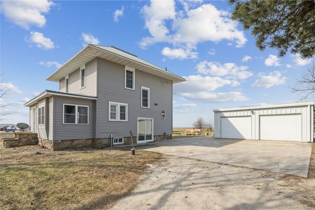 4145 Grubbs Creek Rd., Center Point, IA 52213
