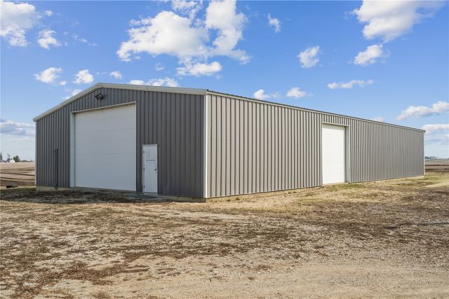 4145 Grubbs Creek Rd., Center Point, IA 52213