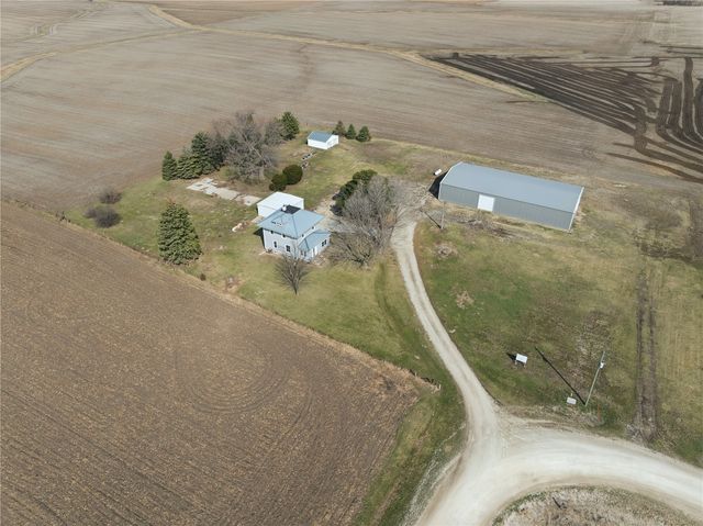 4145 Grubbs Creek Rd., Center Point, IA 52213