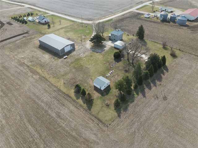 4145 Grubbs Creek Rd., Center Point, IA 52213