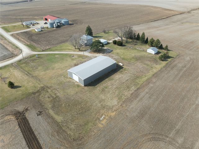 4145 Grubbs Creek Rd., Center Point, IA 52213