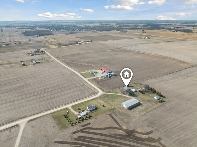 4145 Grubbs Creek Rd., Center Point, IA 52213