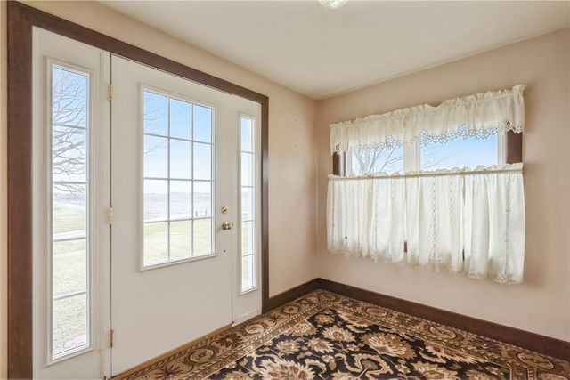 4145 Grubbs Creek Rd., Center Point, IA 52213