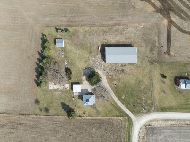 4145 Grubbs Creek Rd., Center Point, IA 52213