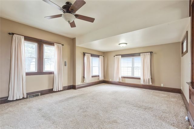 4145 Grubbs Creek Rd., Center Point, IA 52213