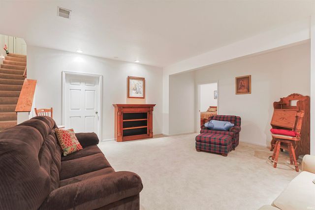 609 S Bray Street, New Carlisle, IN 46552