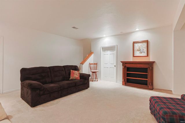 609 S Bray Street, New Carlisle, IN 46552