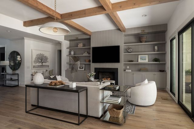 825 Forest Hills Dr, Nashville, TN 37220