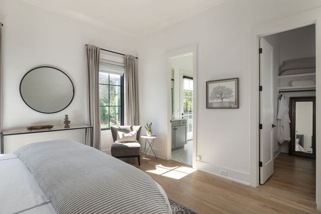 825 Forest Hills Dr, Nashville, TN 37220