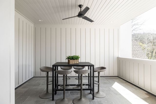 825 Forest Hills Dr, Nashville, TN 37220