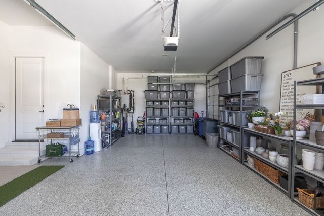 825 Forest Hills Dr, Nashville, TN 37220