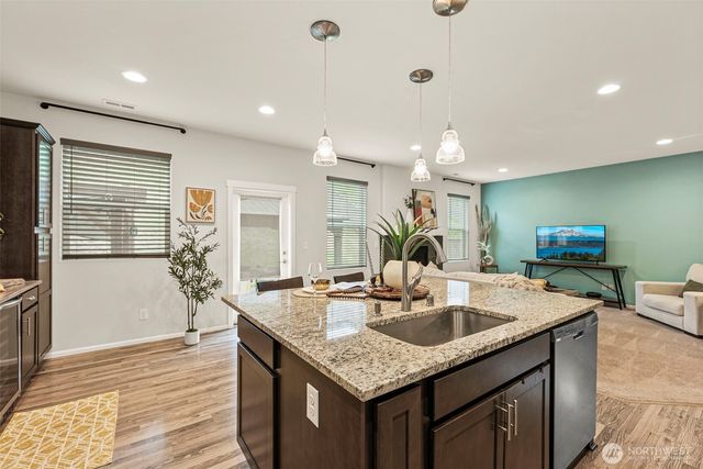 2744 Saga Court NE, Lacey, WA 98516