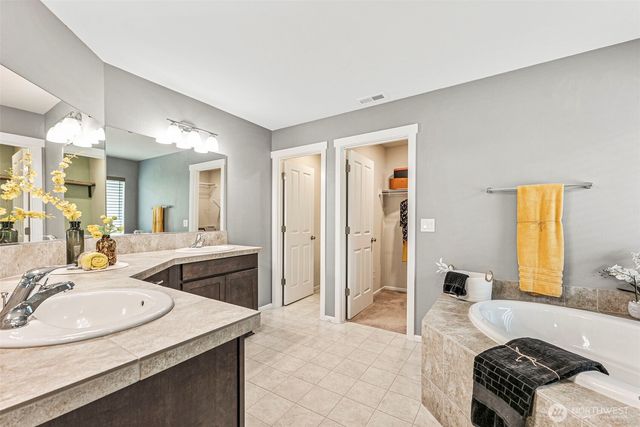 2744 Saga Court NE, Lacey, WA 98516