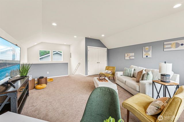 2744 Saga Court NE, Lacey, WA 98516