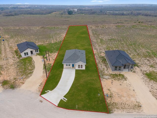 140 Camino Verde, La Vernia, TX 78121