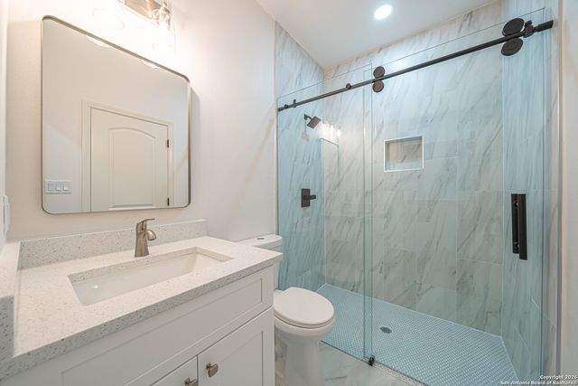 140 Camino Verde, La Vernia, TX 78121