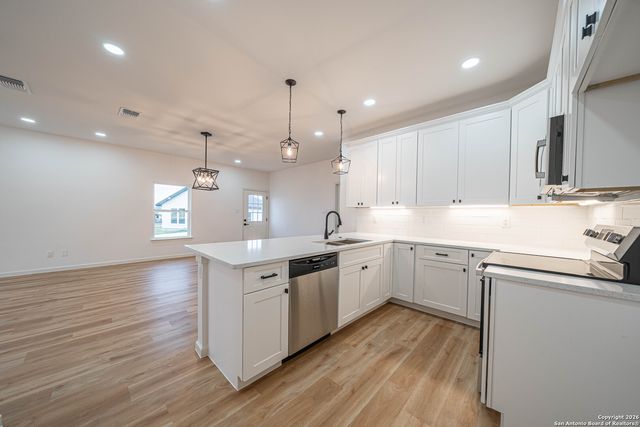 140 Camino Verde, La Vernia, TX 78121