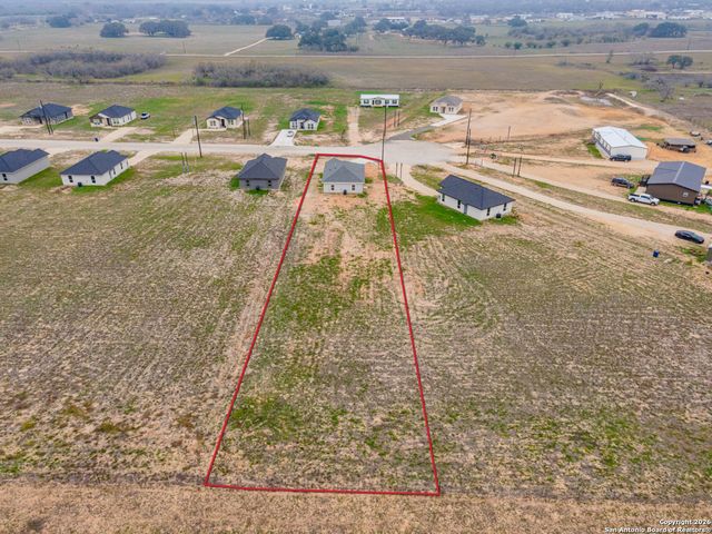 140 Camino Verde, La Vernia, TX 78121