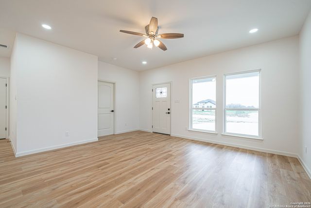 140 Camino Verde, La Vernia, TX 78121