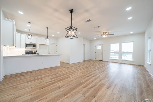 140 Camino Verde, La Vernia, TX 78121