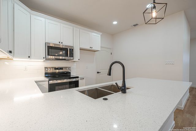 140 Camino Verde, La Vernia, TX 78121