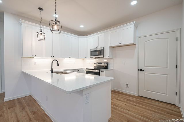 140 Camino Verde, La Vernia, TX 78121